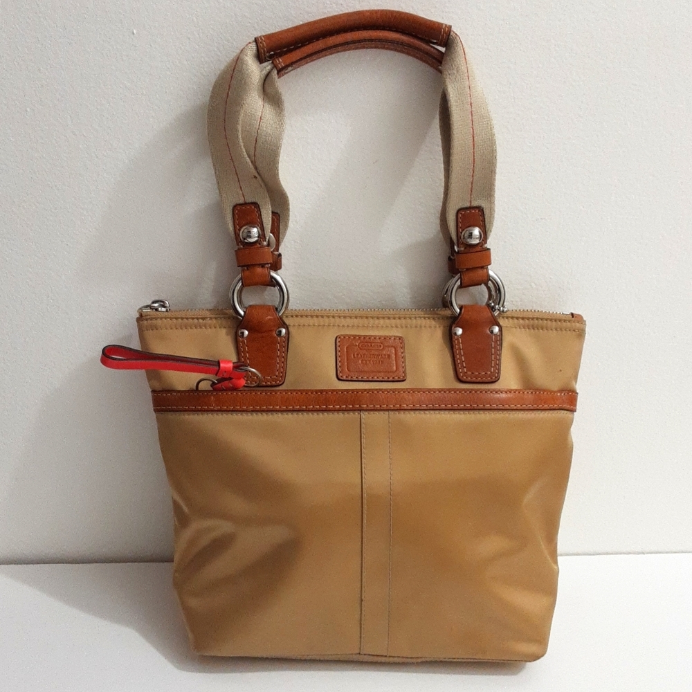 COACH LEATHERWARE PURSE 12X8 INCHES❤❤❤